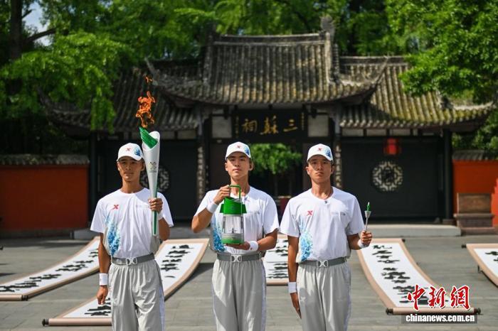 多个领域, 会花样游泳