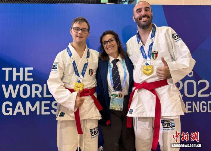 的那十几秒, 纳波利兄弟